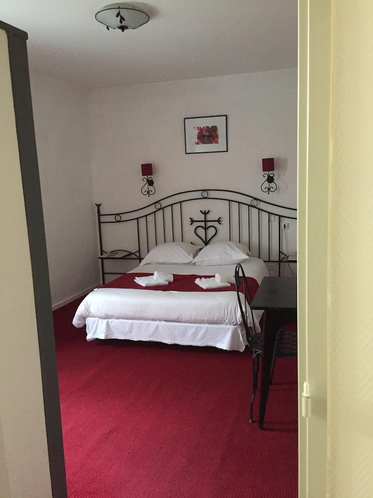 Hotel De La Source Arles