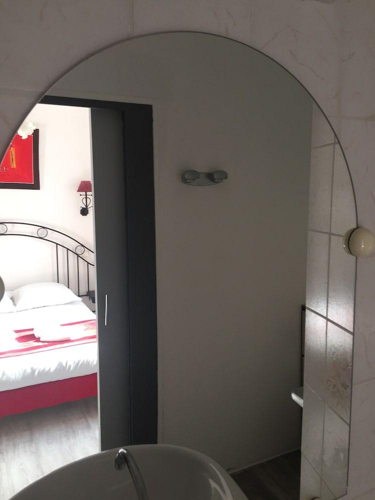 Hotel De La Source 2*